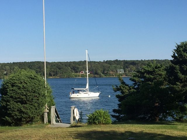 94 Weaver Lane, Tisbury, MA 02568