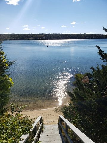 94 Weaver Lane, Tisbury, MA 02568