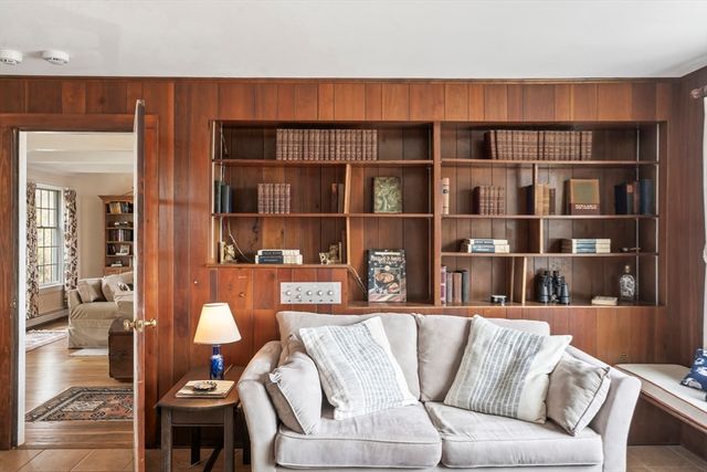 94 Weaver Lane, Tisbury, MA 02568