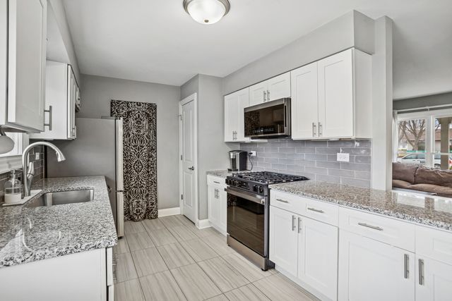 988 Cooper Court, Elk Grove Village, IL 60007