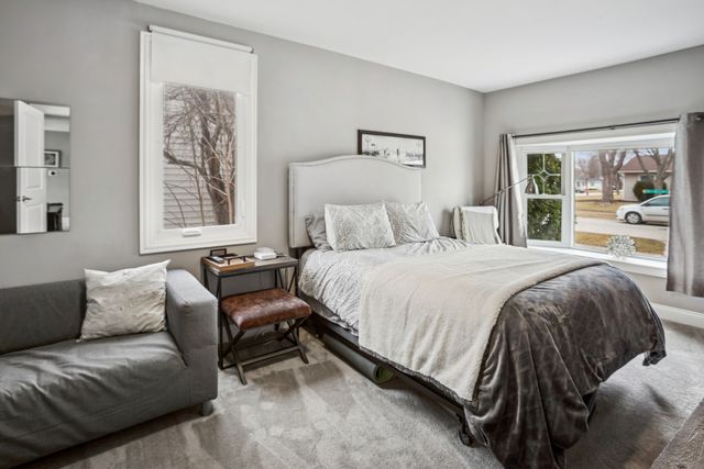 988 Cooper Court, Elk Grove Village, IL 60007