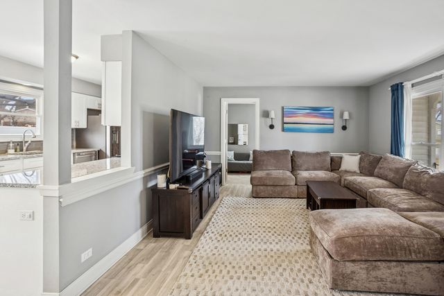 988 Cooper Court, Elk Grove Village, IL 60007