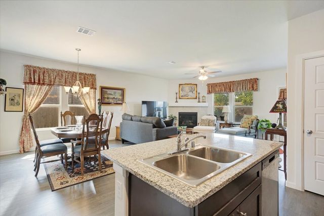 505 Vawter Drive, Van Alstyne, TX 75495