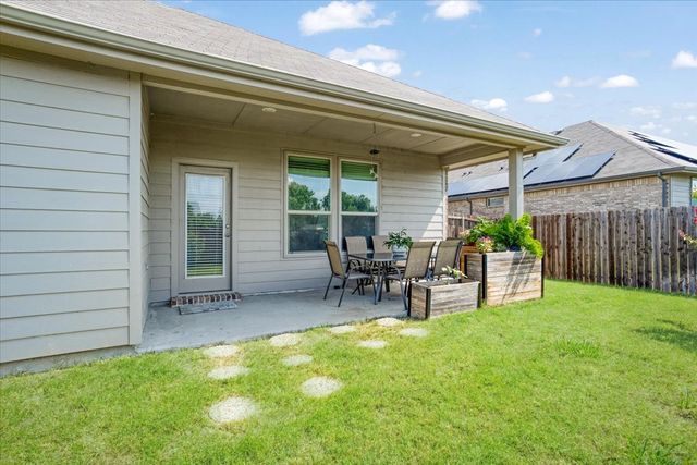 505 Vawter Drive, Van Alstyne, TX 75495