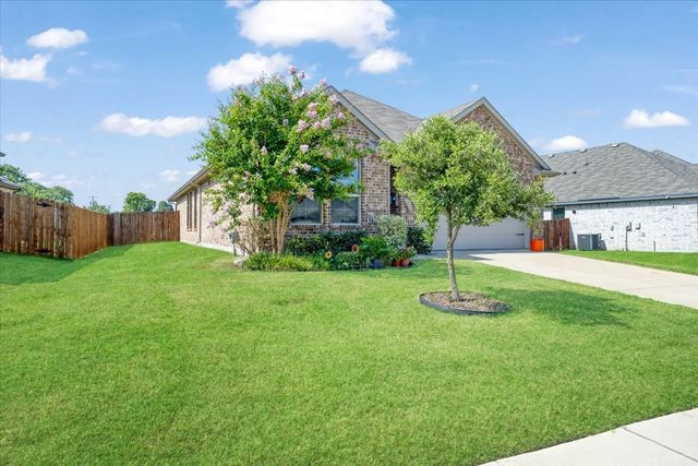 505 Vawter Drive, Van Alstyne, TX 75495
