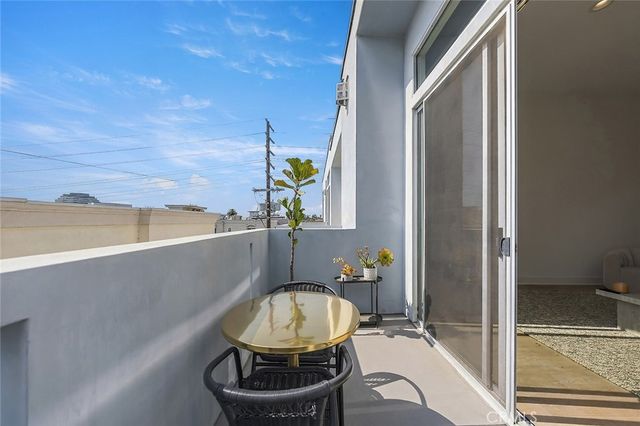 900 S Westgate PH4, Los Angeles, CA 90049