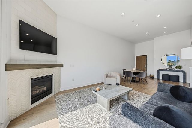 900 S Westgate PH4, Los Angeles, CA 90049