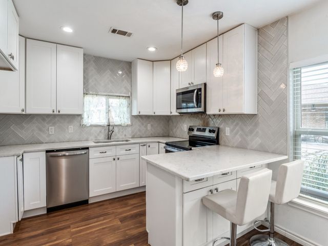 17610 Squaw Valley Drive, Dallas, TX 75252