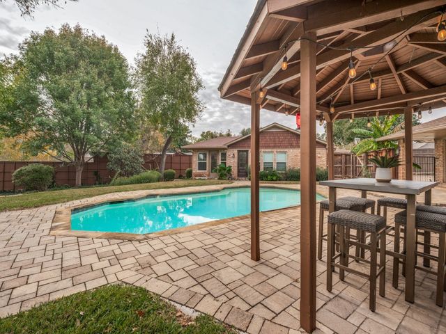 17610 Squaw Valley Drive, Dallas, TX 75252