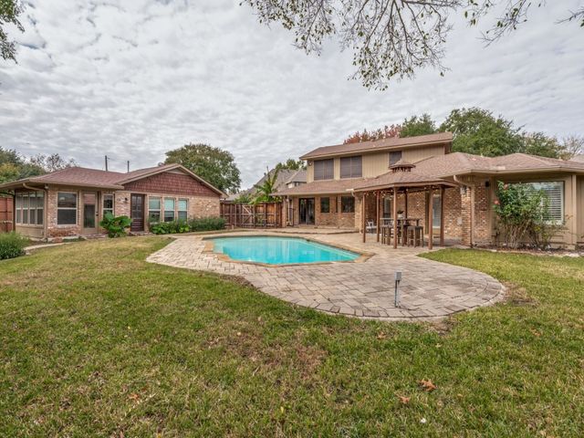 17610 Squaw Valley Drive, Dallas, TX 75252