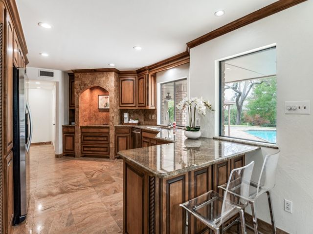 17610 Squaw Valley Drive, Dallas, TX 75252