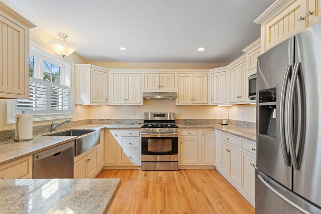 5 Fellows Avenue, Hampton, NH 03842