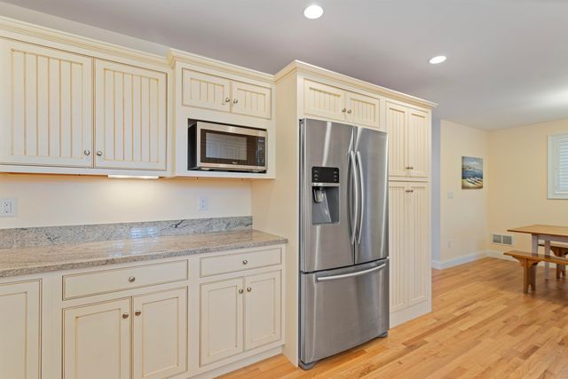 5 Fellows Avenue, Hampton, NH 03842