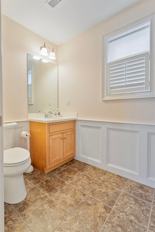 5 Fellows Avenue, Hampton, NH 03842