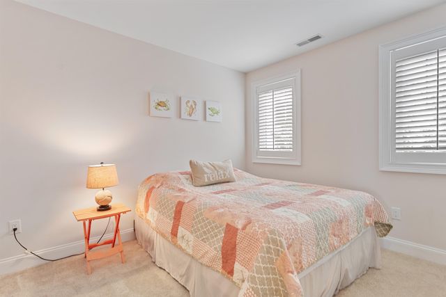 5 Fellows Avenue, Hampton, NH 03842