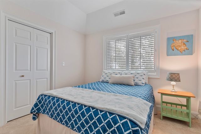 5 Fellows Avenue, Hampton, NH 03842