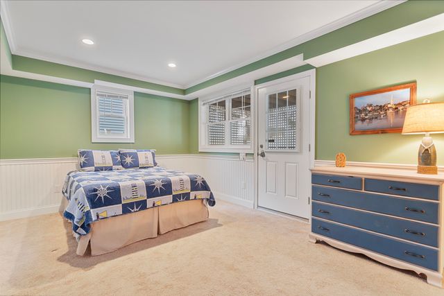 5 Fellows Avenue, Hampton, NH 03842