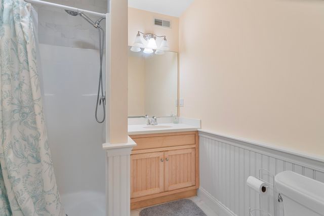 5 Fellows Avenue, Hampton, NH 03842