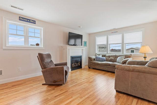 5 Fellows Avenue, Hampton, NH 03842