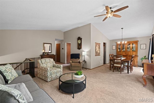 61 Crescent Hills Drive, St Peters, MO 63376