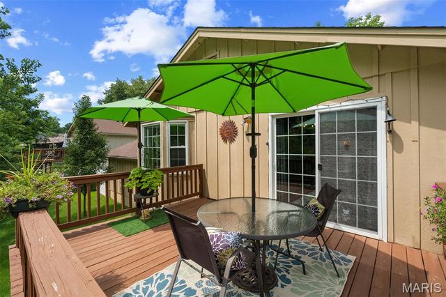 61 Crescent Hills Drive, St Peters, MO 63376