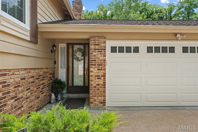 61 Crescent Hills Drive, St Peters, MO 63376