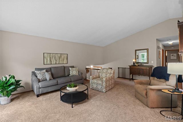61 Crescent Hills Drive, St Peters, MO 63376