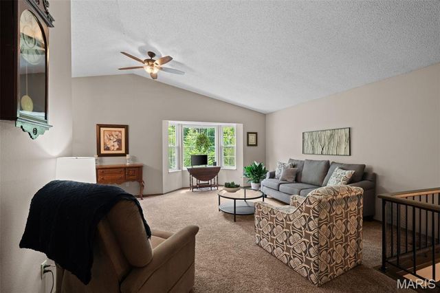 61 Crescent Hills Drive, St Peters, MO 63376