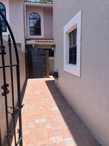 8217 BREEZE COVE LANE, Orlando, FL 32819