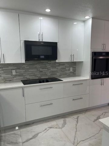 8217 BREEZE COVE LANE, Orlando, FL 32819