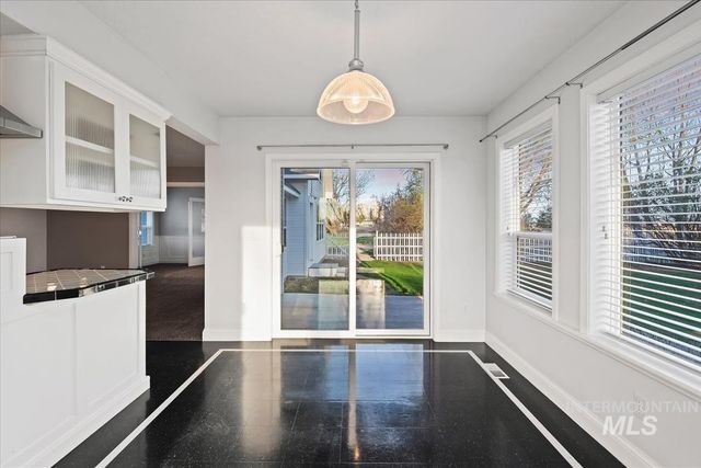 6129 Ustick Rd, Nampa, ID 83687