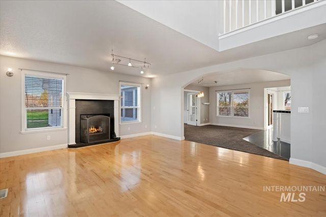 6129 Ustick Rd, Nampa, ID 83687