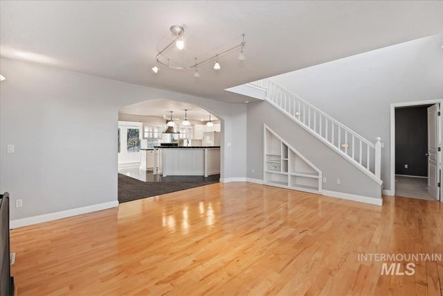 6129 Ustick Rd, Nampa, ID 83687