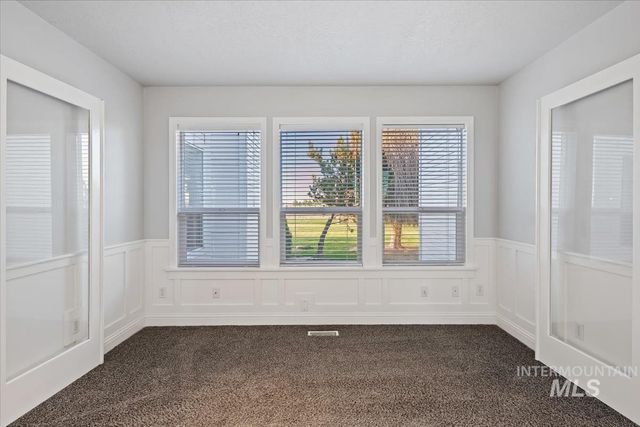 6129 Ustick Rd, Nampa, ID 83687