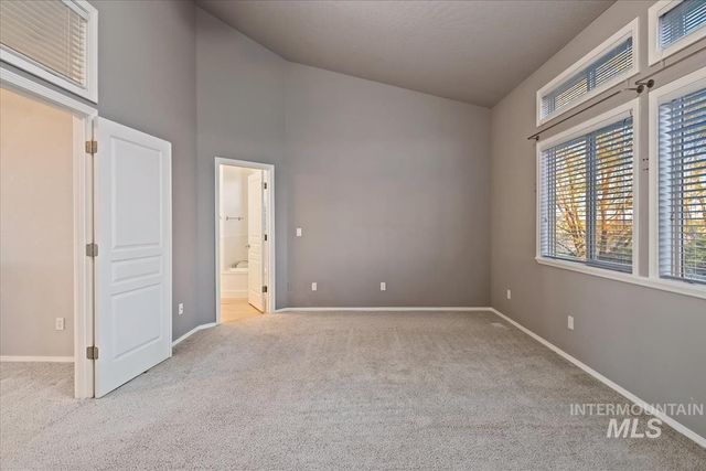 6129 Ustick Rd, Nampa, ID 83687