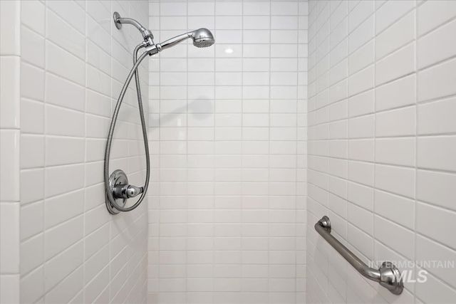 6129 Ustick Rd, Nampa, ID 83687