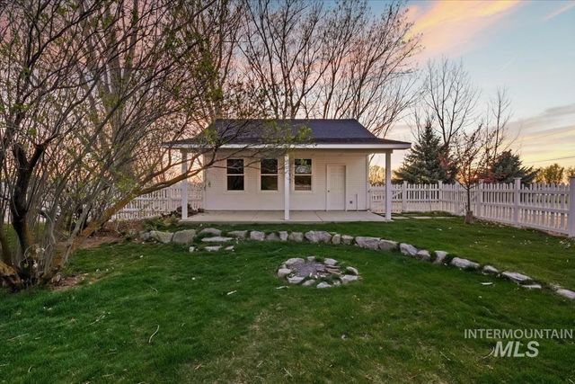 6129 Ustick Rd, Nampa, ID 83687