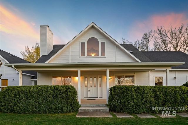 6129 Ustick Rd, Nampa, ID 83687