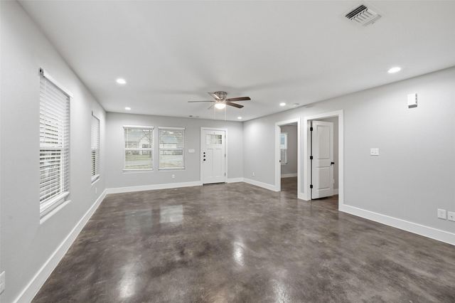 607 E Day Street, Denison, TX 75021