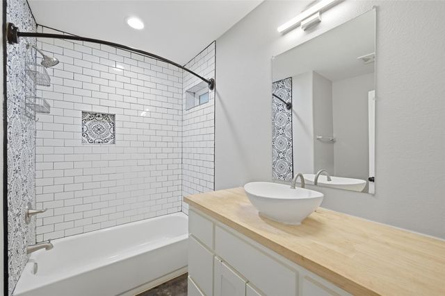 607 E Day Street, Denison, TX 75021