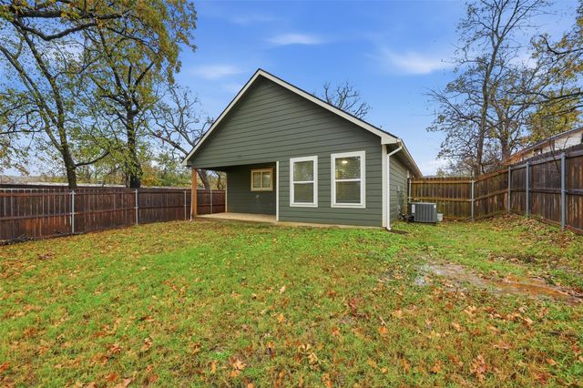 607 E Day Street, Denison, TX 75021