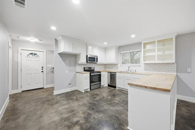 607 E Day Street, Denison, TX 75021