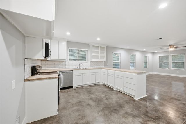 607 E Day Street, Denison, TX 75021