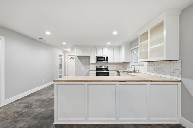 607 E Day Street, Denison, TX 75021