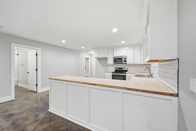 607 E Day Street, Denison, TX 75021