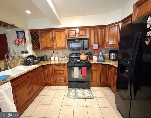 2420 HANNON ST, Hyattsville, MD 20783