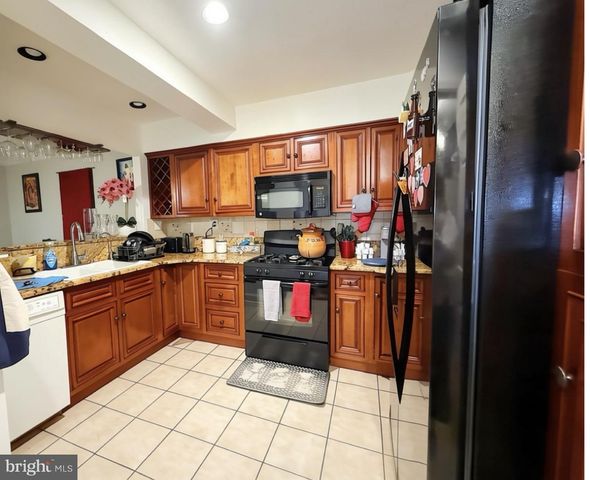 2420 HANNON ST, Hyattsville, MD 20783