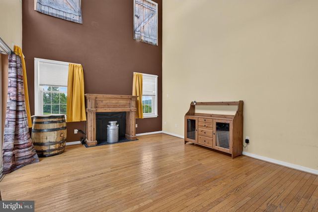 883 BRIDGETON RD, Fawn Grove, PA 17321