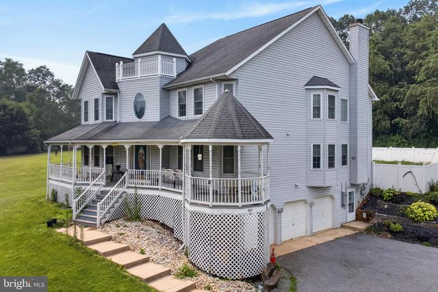 883 BRIDGETON RD, Fawn Grove, PA 17321