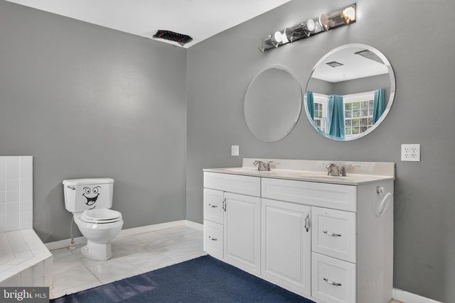 883 BRIDGETON RD, Fawn Grove, PA 17321